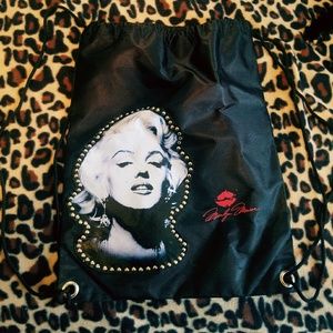 Marilyn Monroe black drawstring bag
